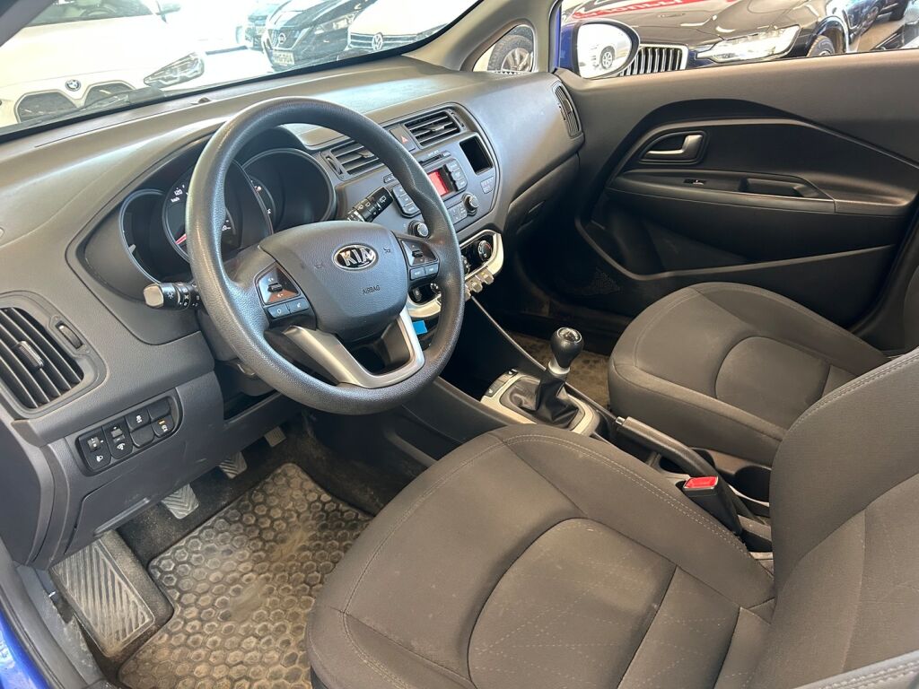 Kia Rio 2015 Sininen