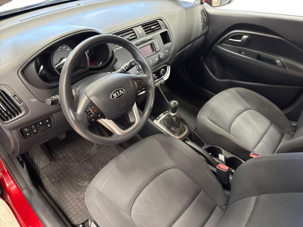 Kia Rio 2014 Punainen