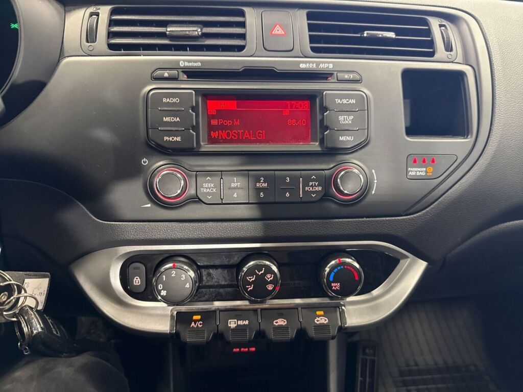Kia Rio 2014 Punainen