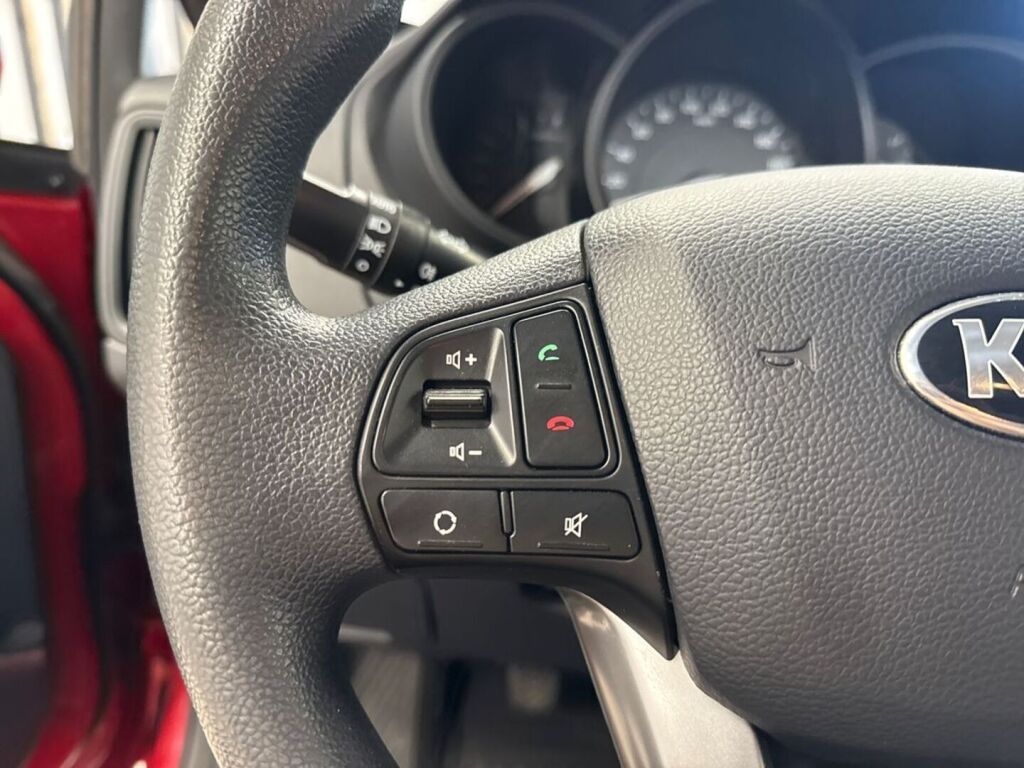 Kia Rio 2014 Punainen