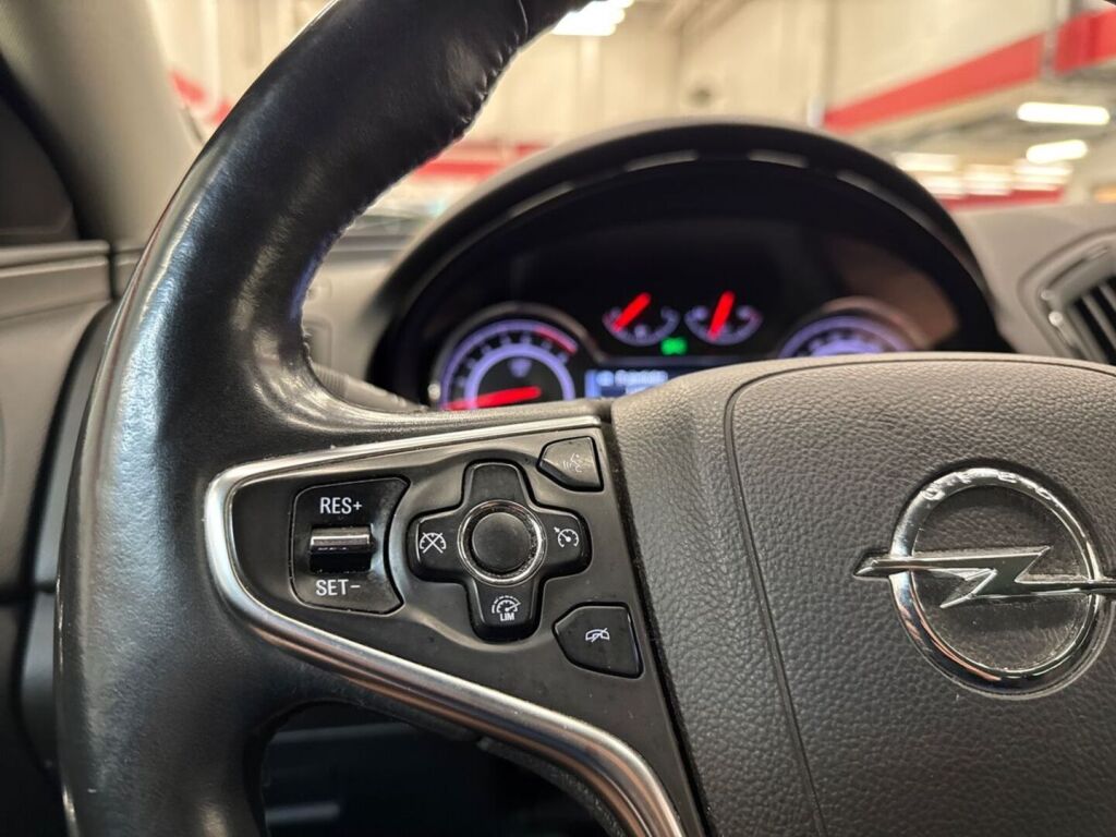Opel Insignia 2014 Valkoinen