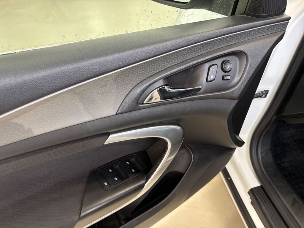 Opel Insignia 2014 Valkoinen