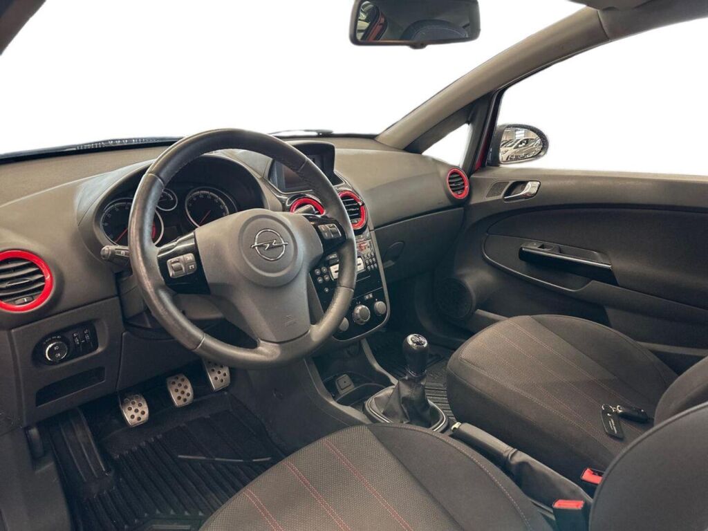 Opel Corsa 2014 Punainen