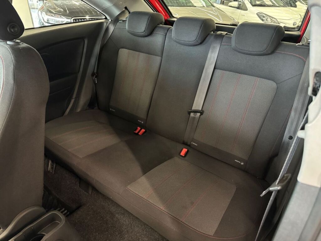 Opel Corsa 2014 Punainen