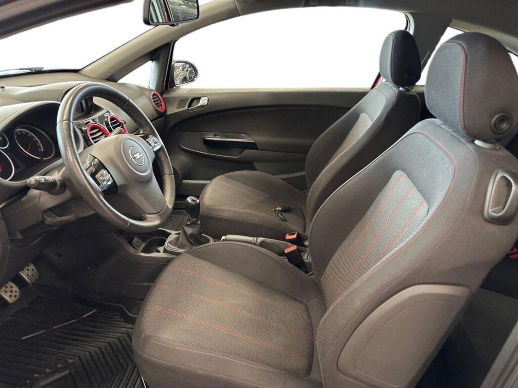 Opel Corsa 2014 Punainen