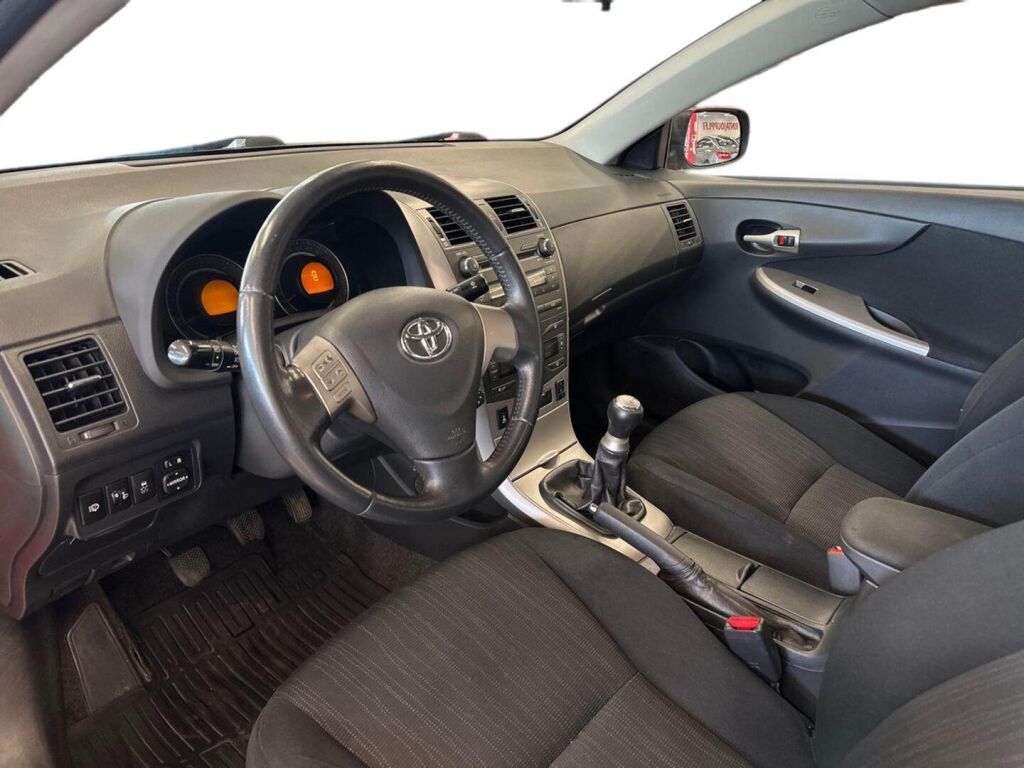 Toyota Corolla 2009 Punainen