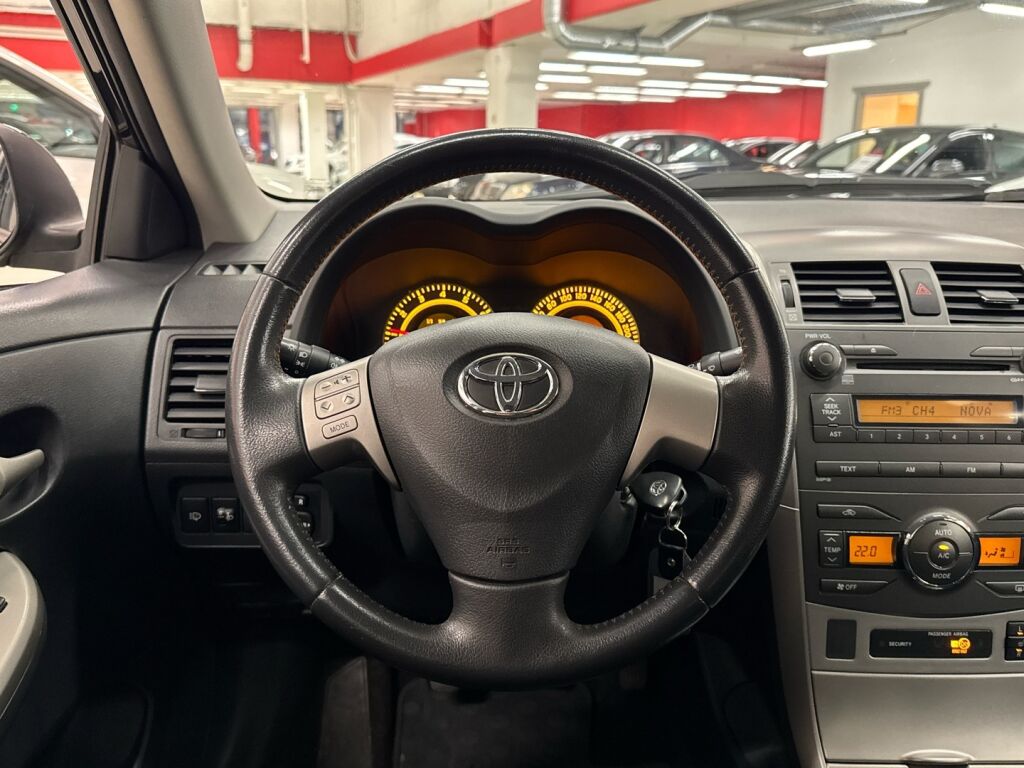 Toyota Corolla 2009 Musta