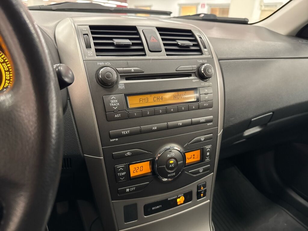 Toyota Corolla 2009 Musta