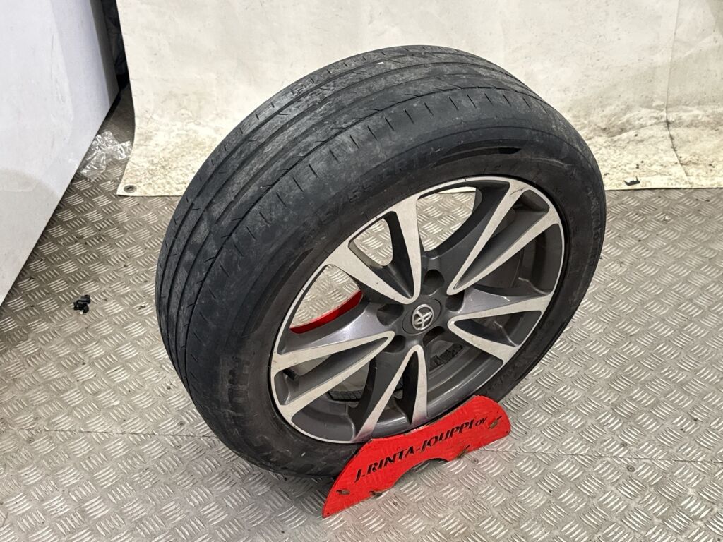 Toyota Avensis 2010 Vihreä