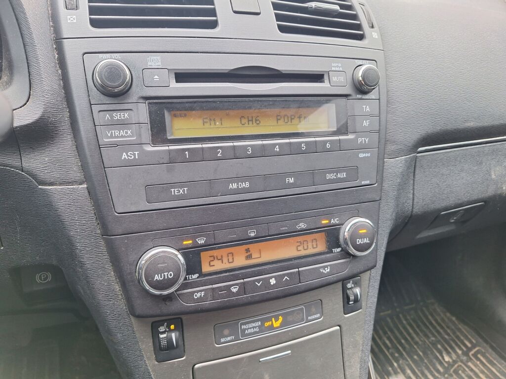 Toyota Avensis 2010 Vihreä