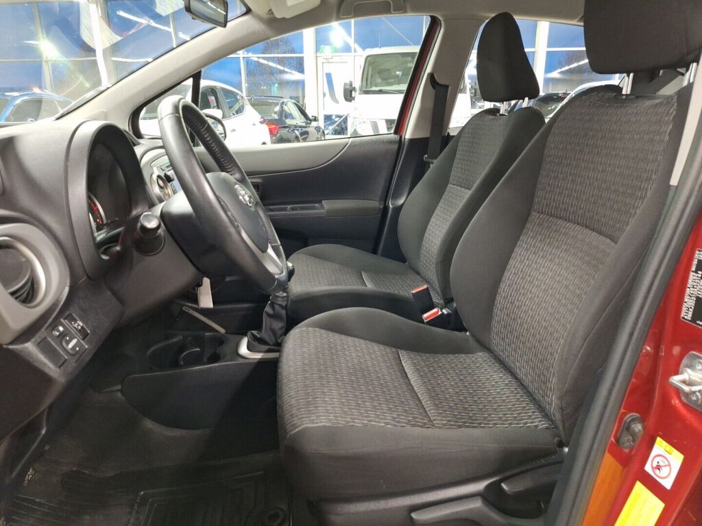 Toyota Yaris 2014 Punainen