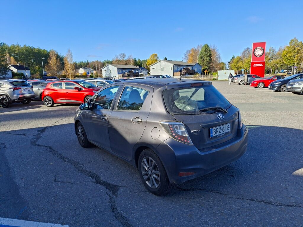 Toyota Yaris 2014 Harmaa