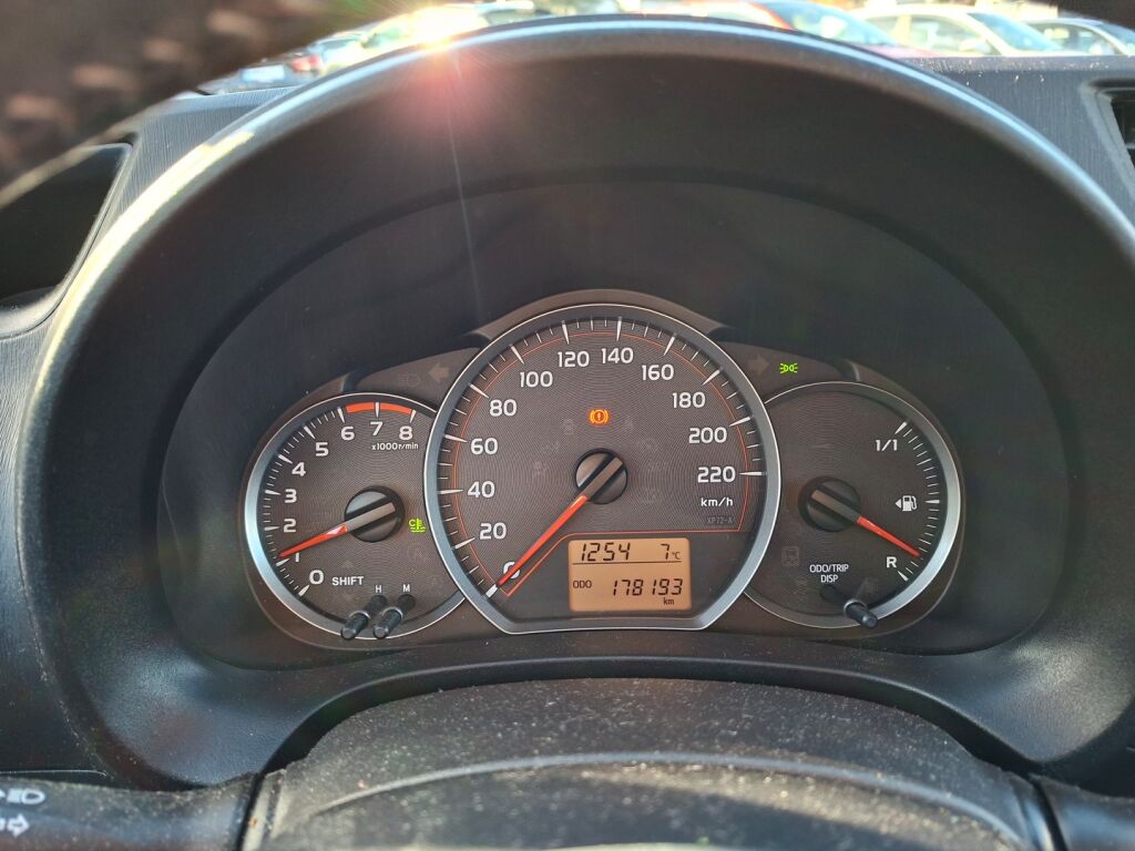Toyota Yaris 2014 Harmaa