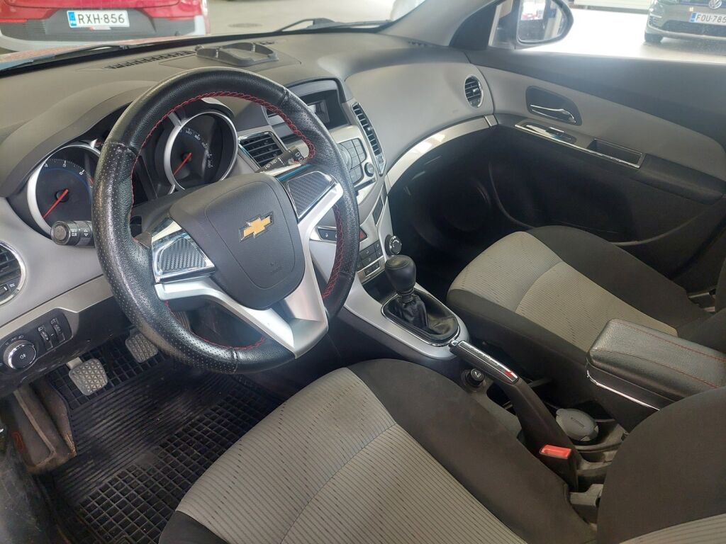 Chevrolet Cruze 2012 Ruskea (beige)