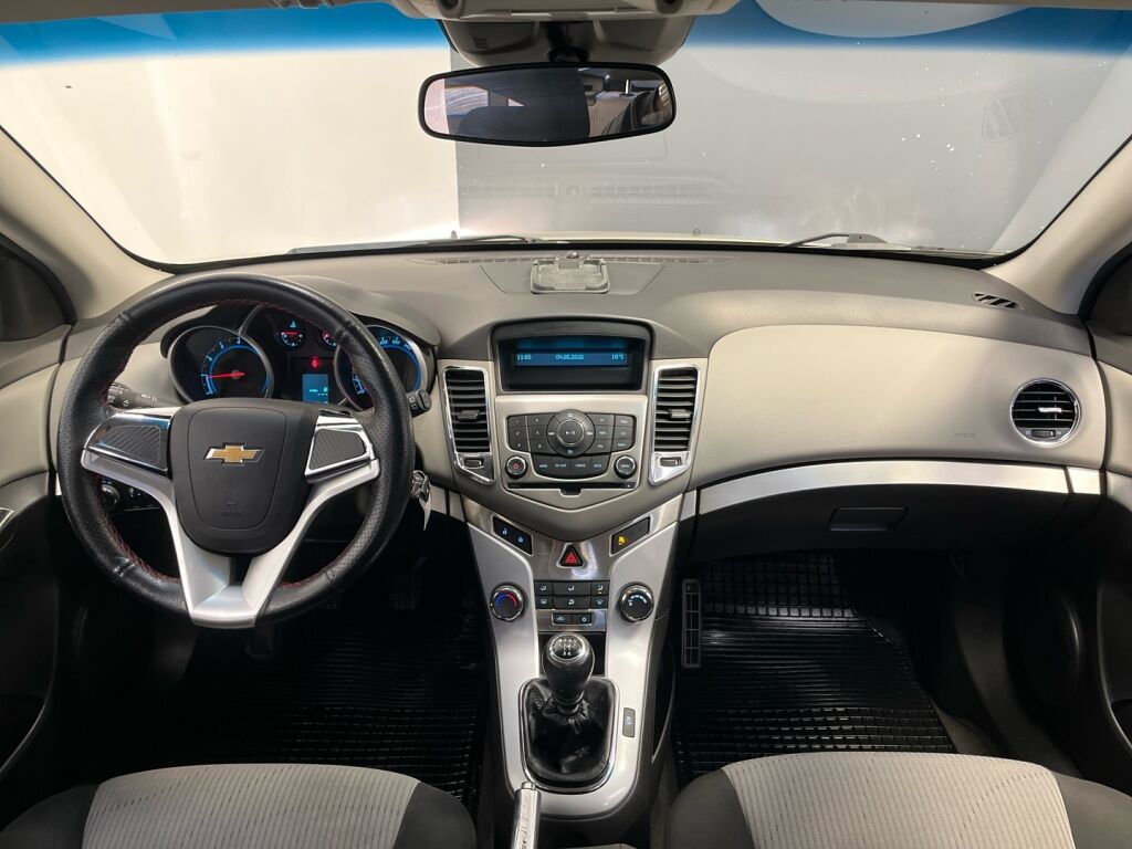 Chevrolet Cruze 2012 Ruskea (beige)