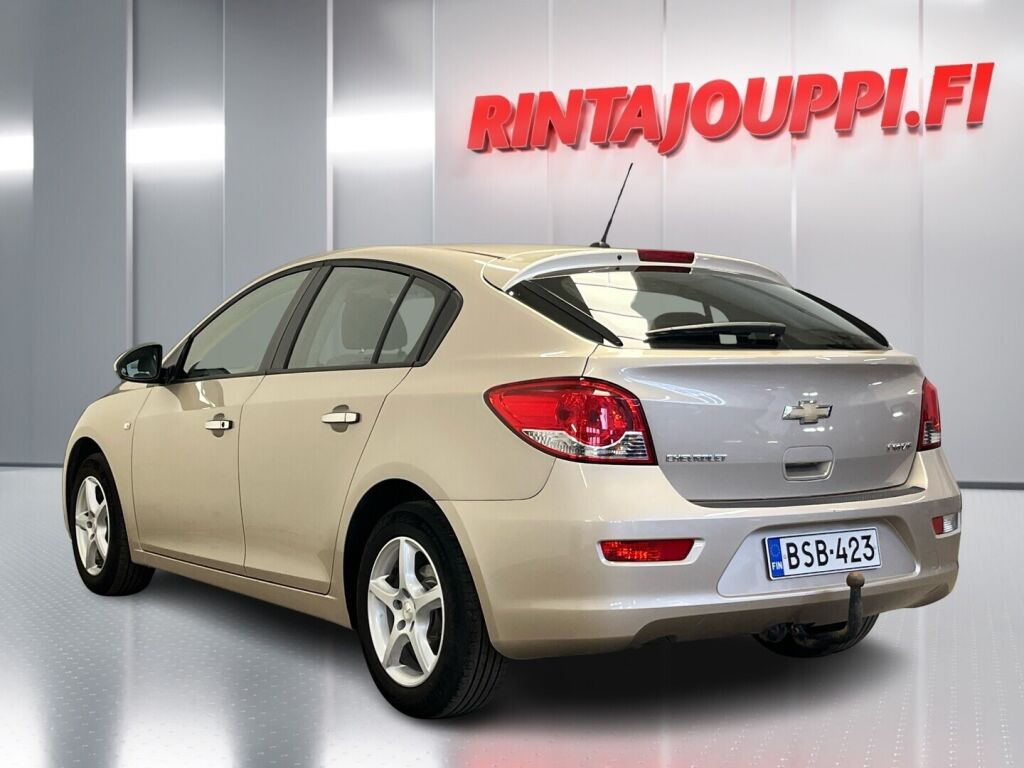Chevrolet Cruze 2012 Ruskea (beige)