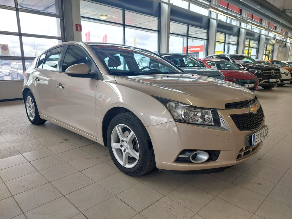 Chevrolet Cruze 2012 Ruskea (beige)