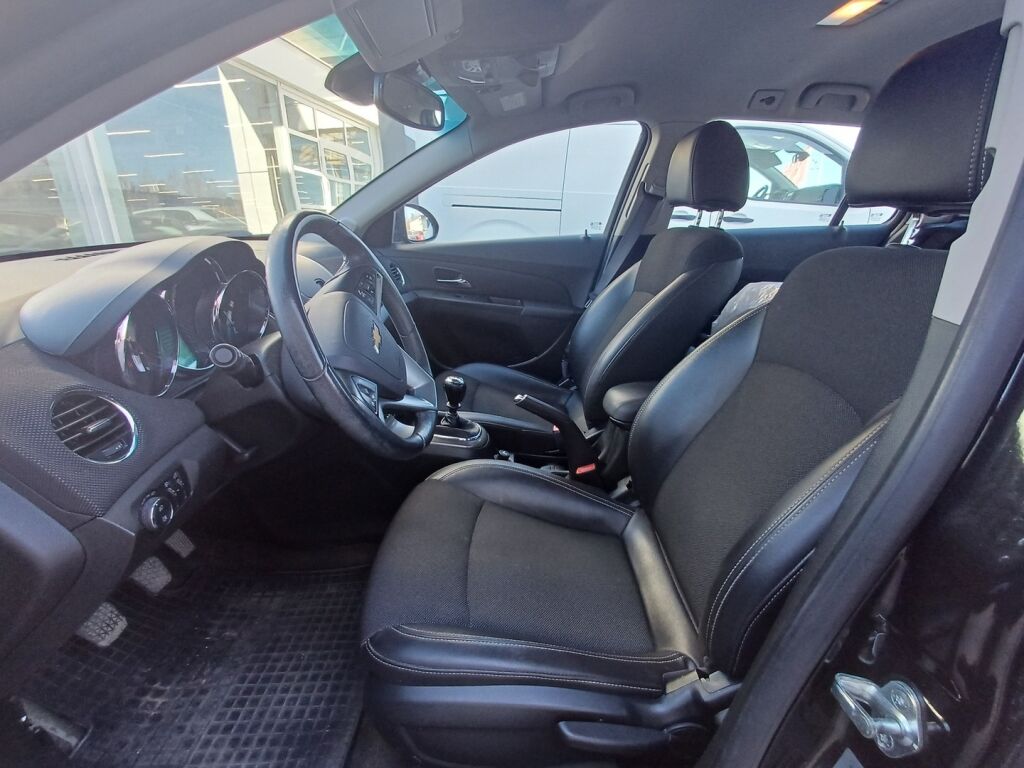 Chevrolet Cruze 2013 Musta