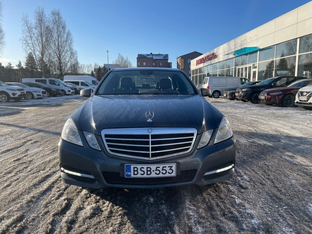Mercedes-Benz E 2012 Harmaa