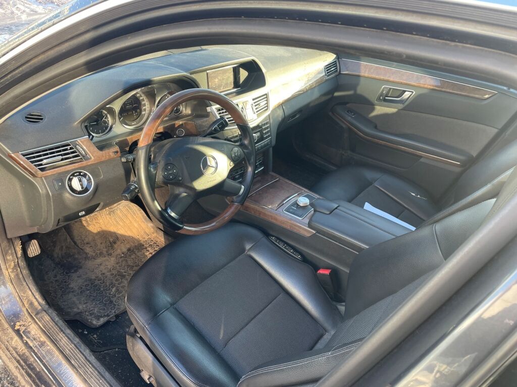 Mercedes-Benz E 2012 Harmaa