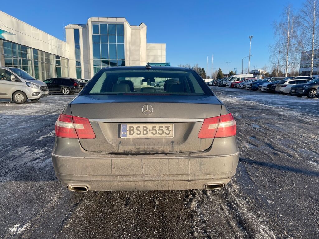 Mercedes-Benz E 2012 Harmaa