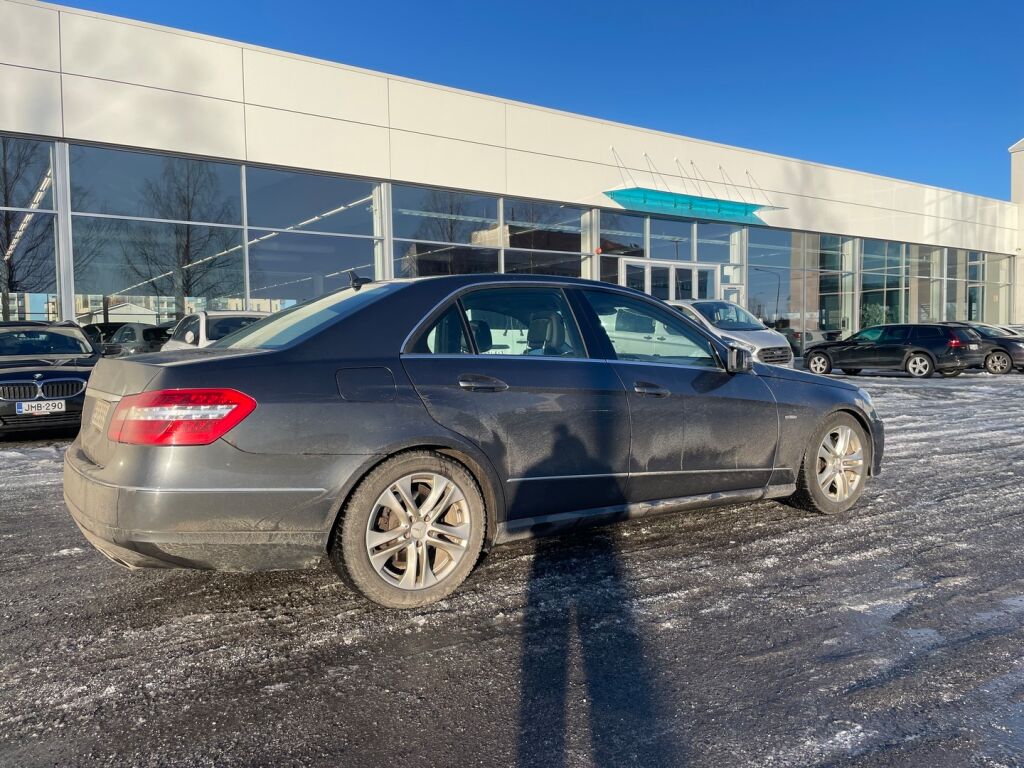 Mercedes-Benz E 2012 Harmaa