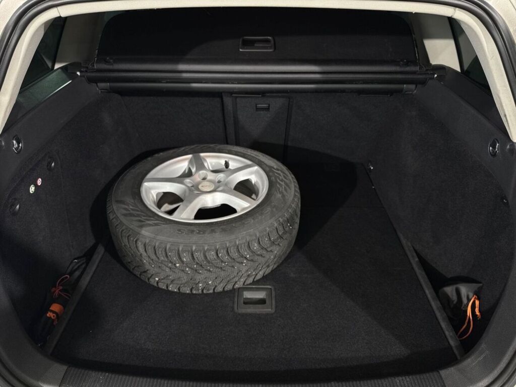Volkswagen Golf 2012 Hopea