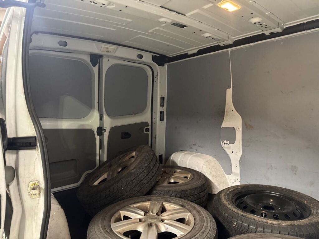 Renault Trafic 2012 Valkoinen