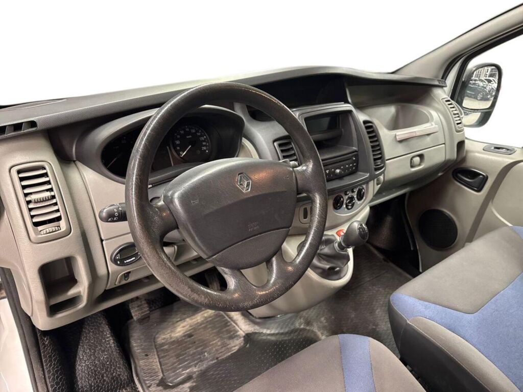 Renault Trafic 2012 Valkoinen