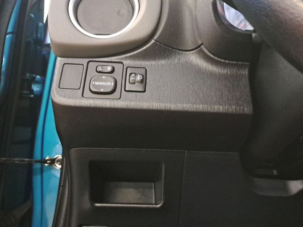 Toyota Yaris 2012 Turkoosi