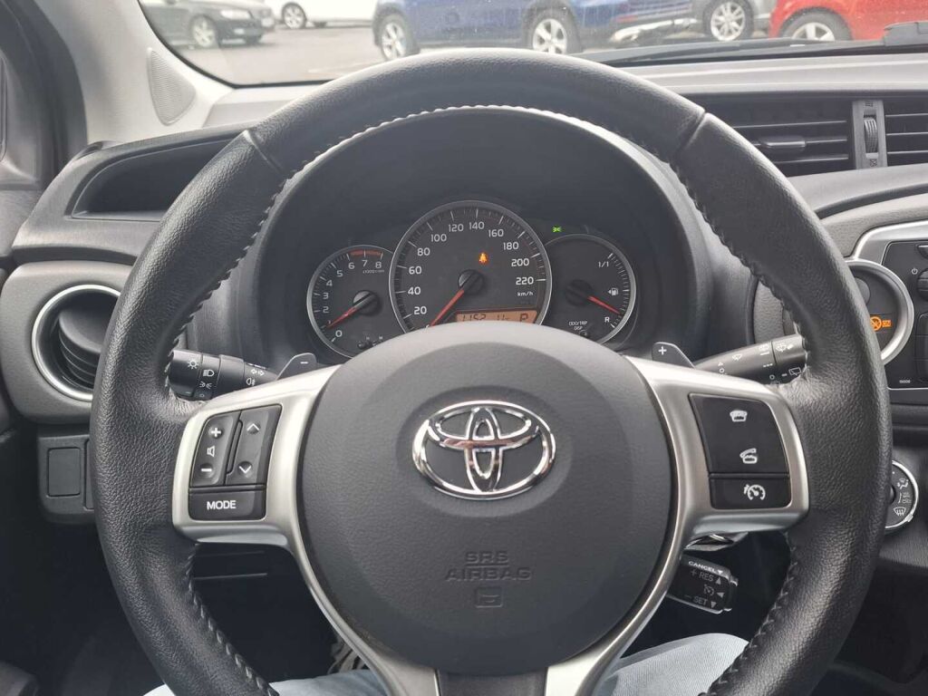 Toyota Yaris 2012 Harmaa