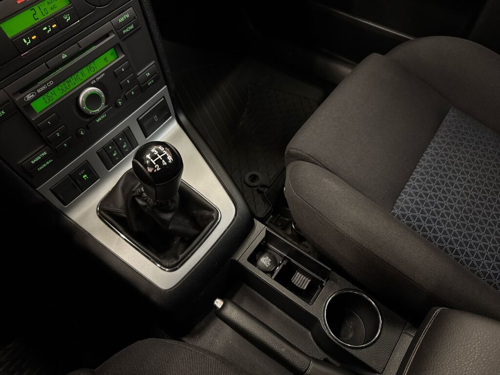 Ford Mondeo 2006 Harmaa