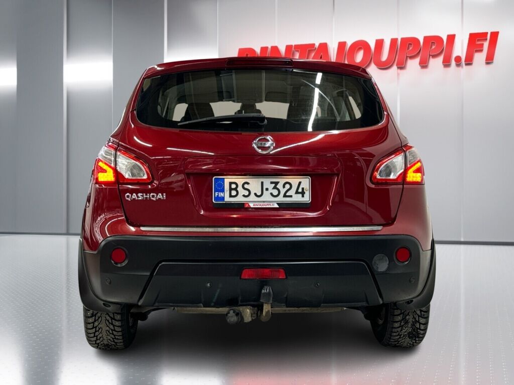 Nissan Qashqai 2013 Punainen