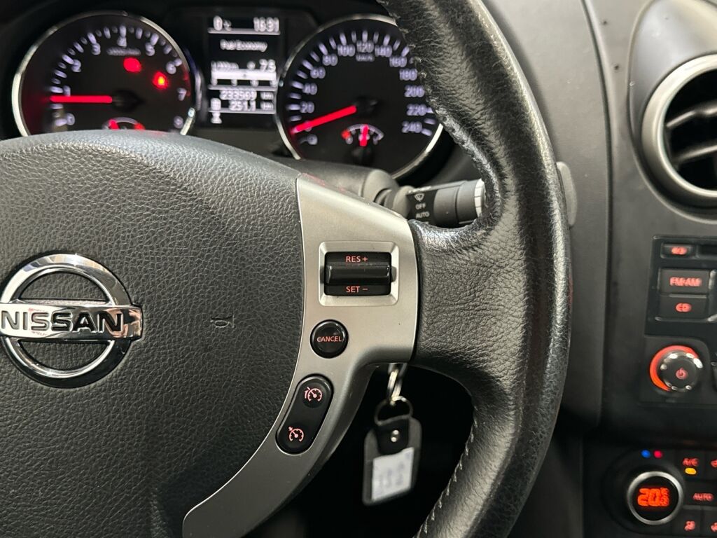 Nissan Qashqai 2013 Punainen