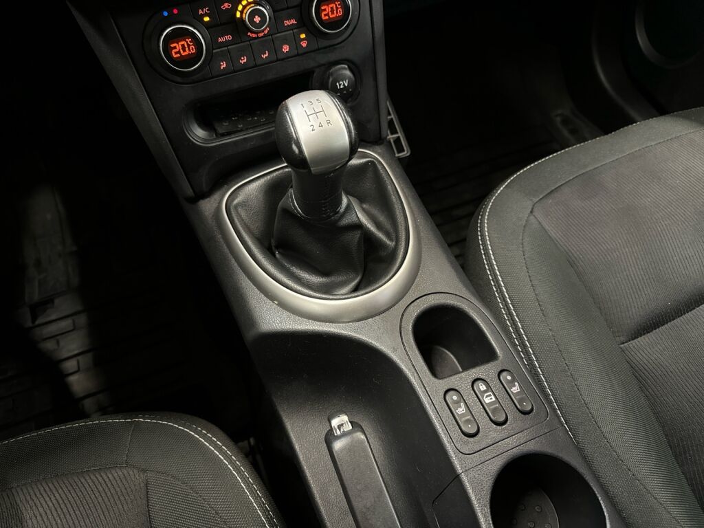 Nissan Qashqai 2013 Punainen