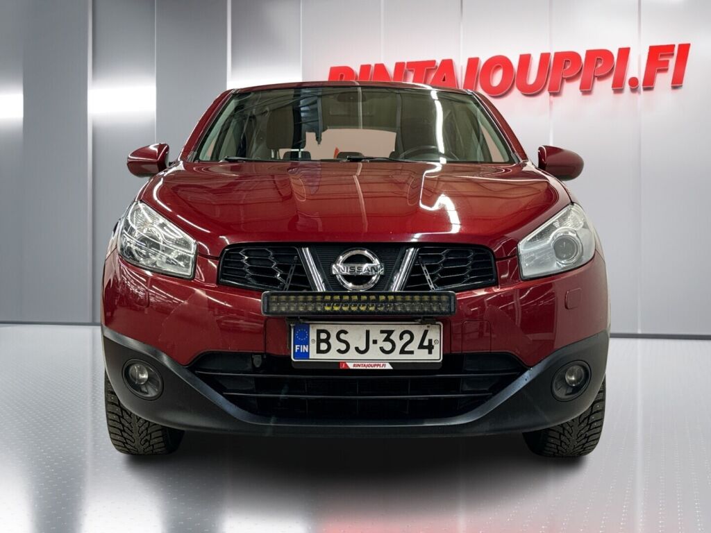 Nissan Qashqai 2013 Punainen