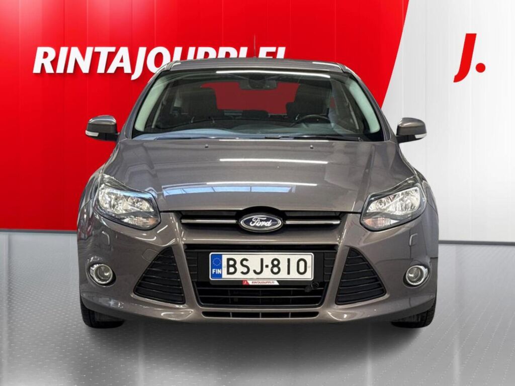 Ford Focus 2012 Ruskea (beige)