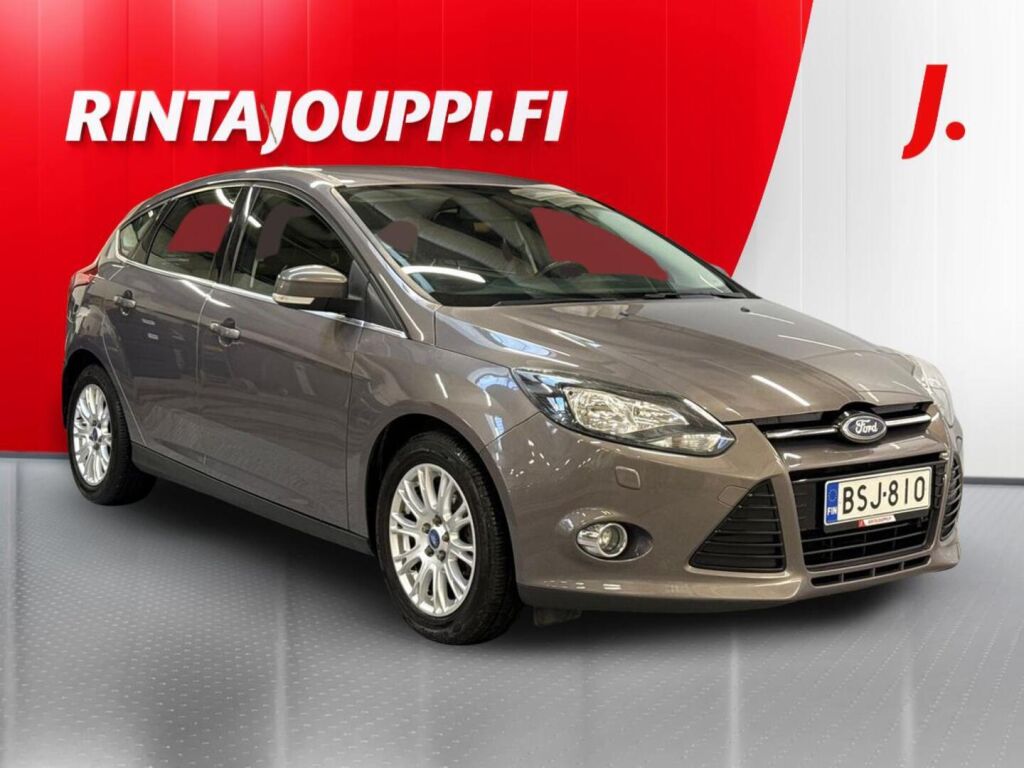 Ford Focus 2012 Ruskea (beige)
