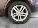 Toyota Verso-S 2012 Violetti