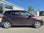 Toyota Verso-S 2012 Violetti