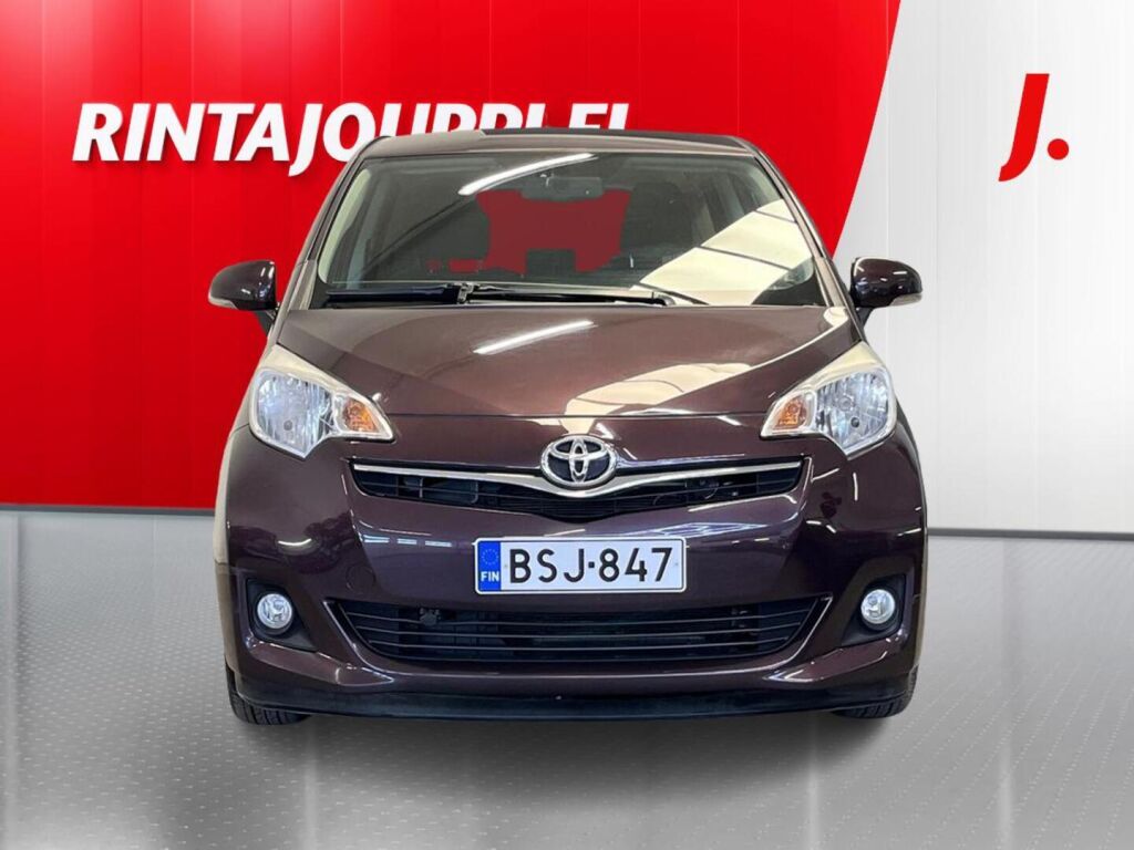 Toyota Verso-S 2012 Violetti