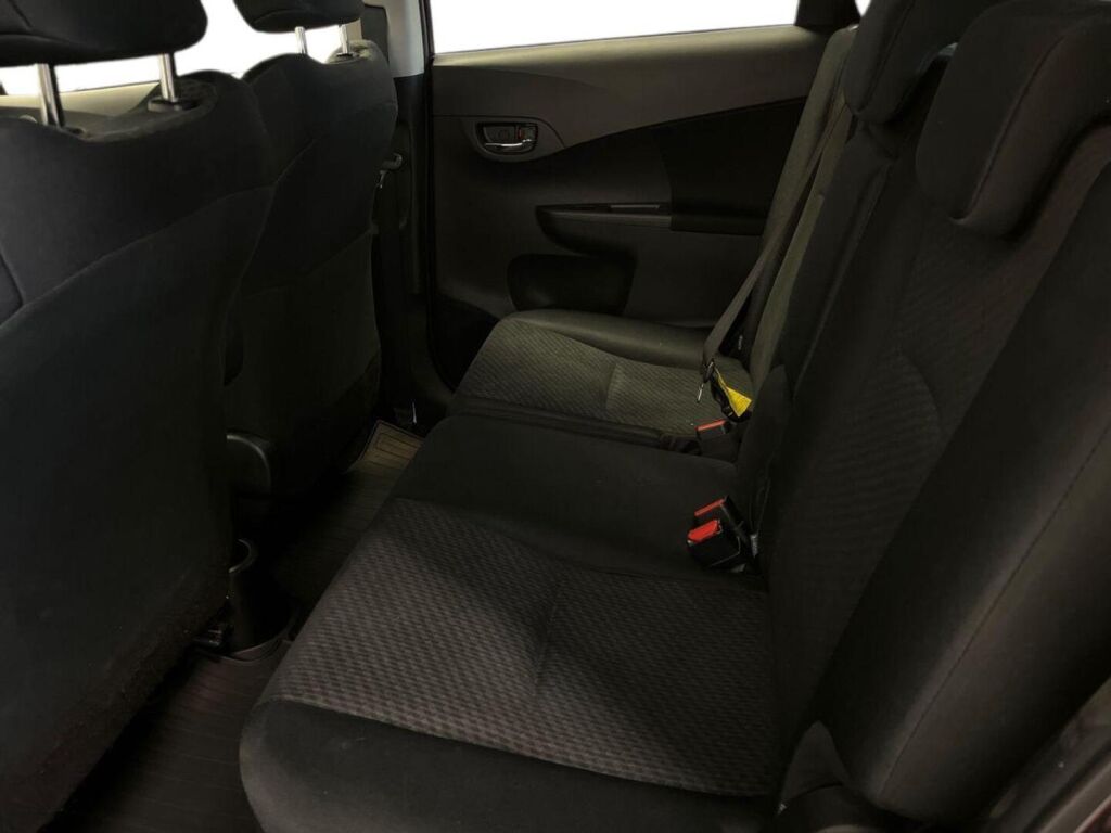 Toyota Verso-S 2012 Violetti
