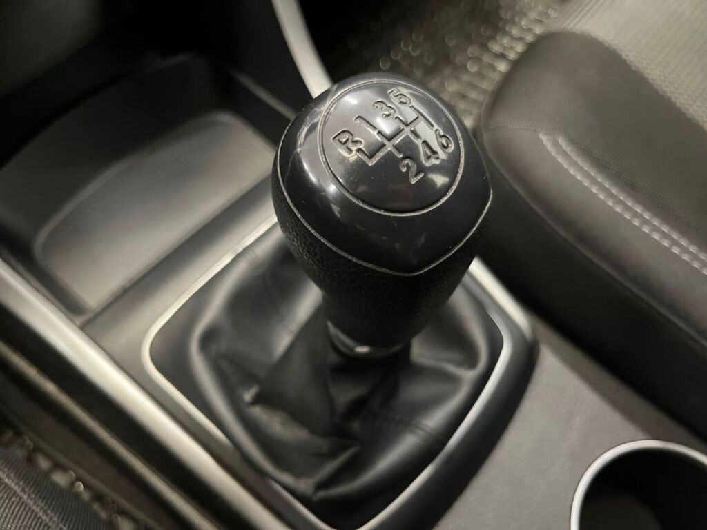 Hyundai i30 Wagon 2015 Punainen