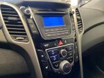 Hyundai i30 Wagon 2015 Punainen
