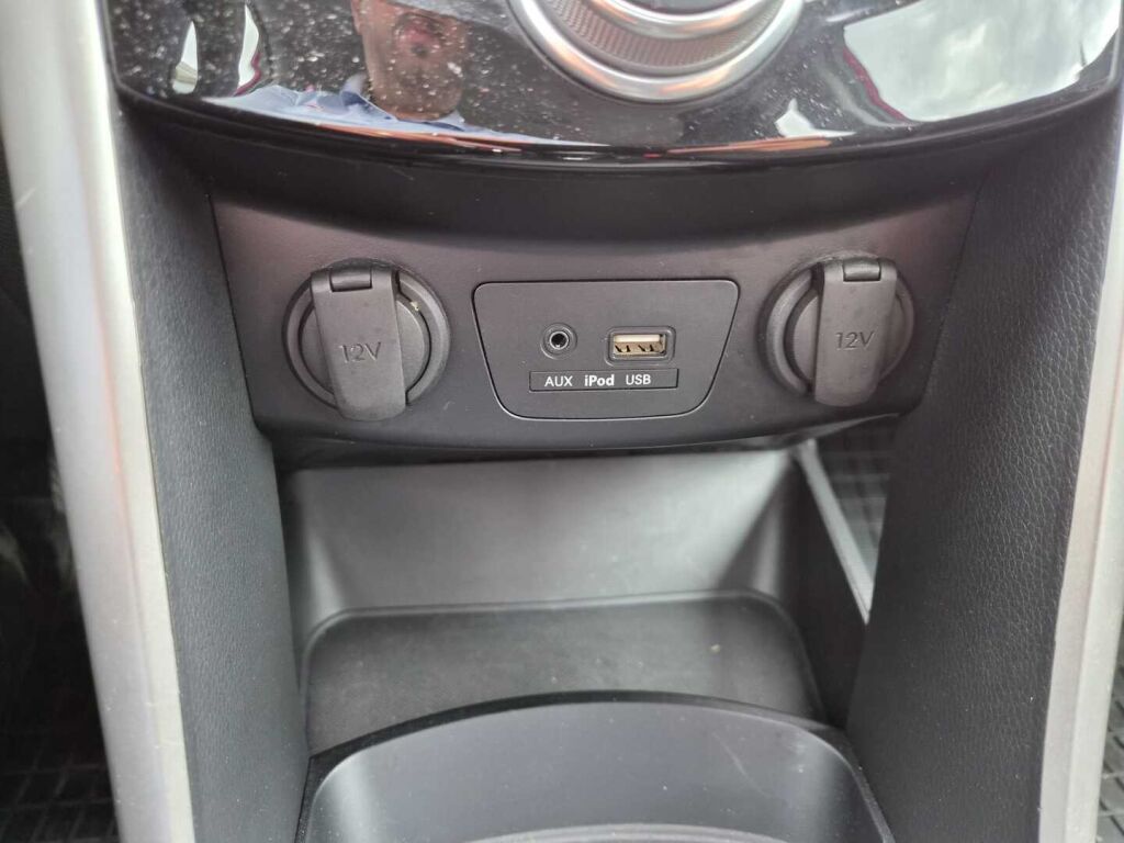 Hyundai i30 Wagon 2015 Punainen