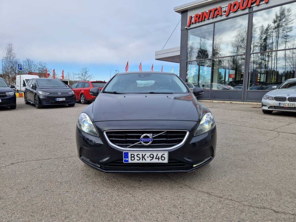 Volvo V40 2015 Musta