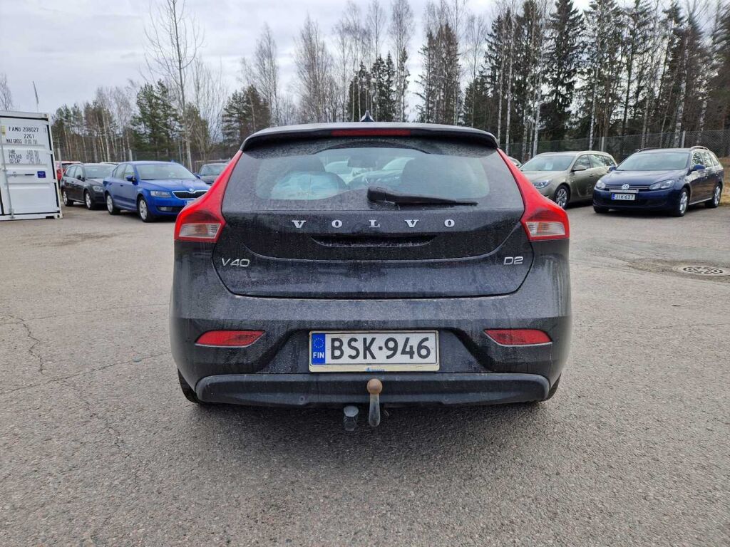 Volvo V40 2015 Musta