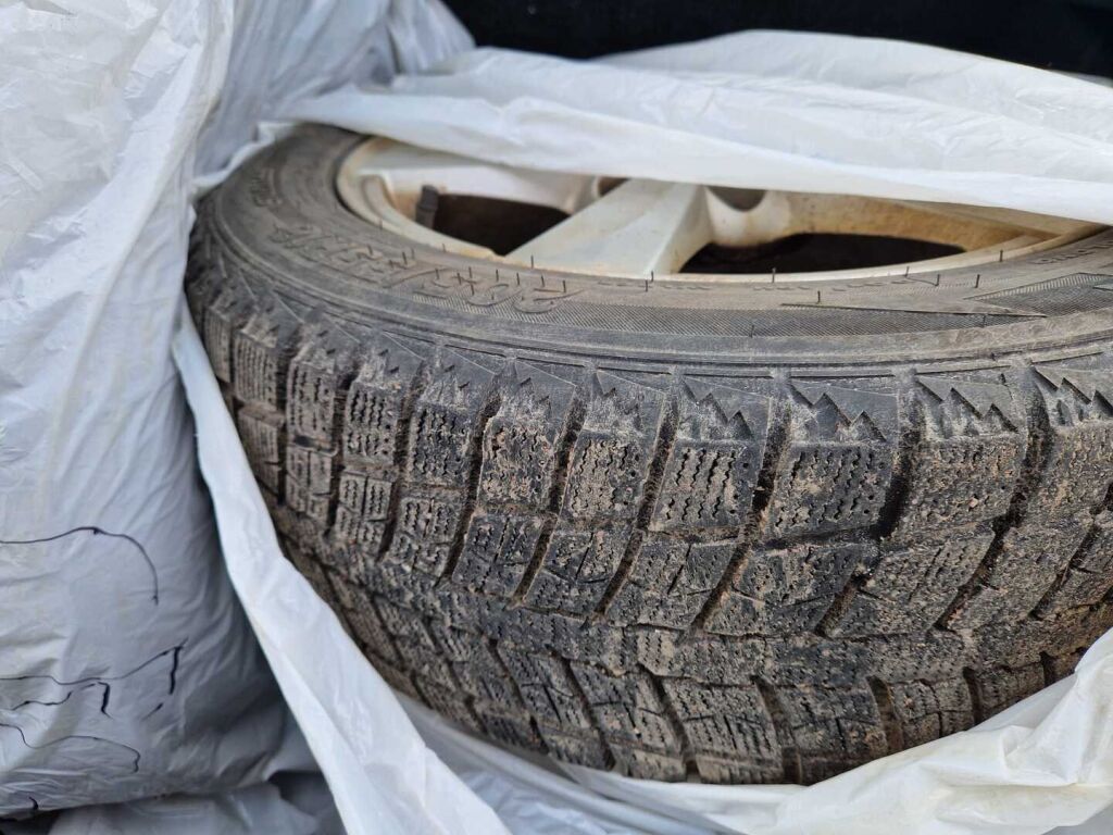 Volvo V40 2015 Musta