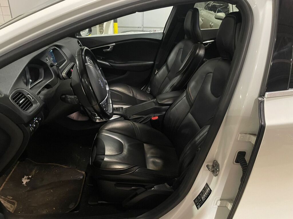 Volvo V40 2015 Valkoinen