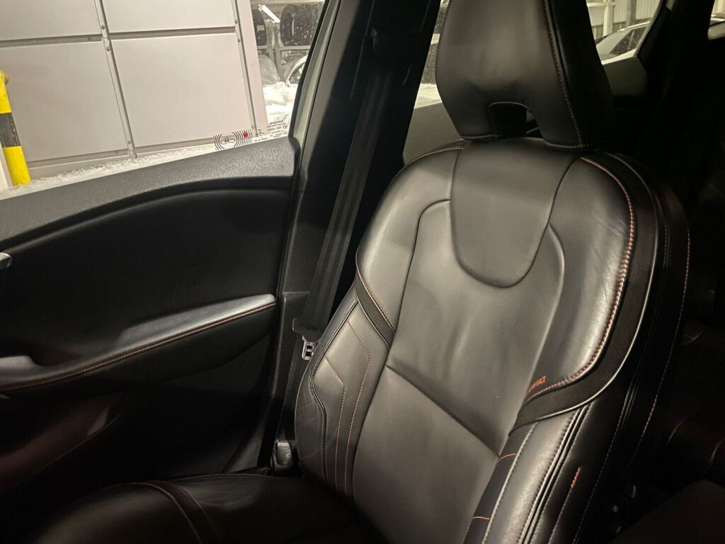 Volvo V40 2015 Valkoinen